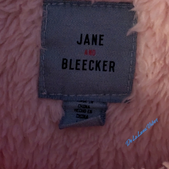 Jane & Bleecker Faux Pink Fur Pullover in Like New Condition Size Large. Comfort - Picture 5 of 8